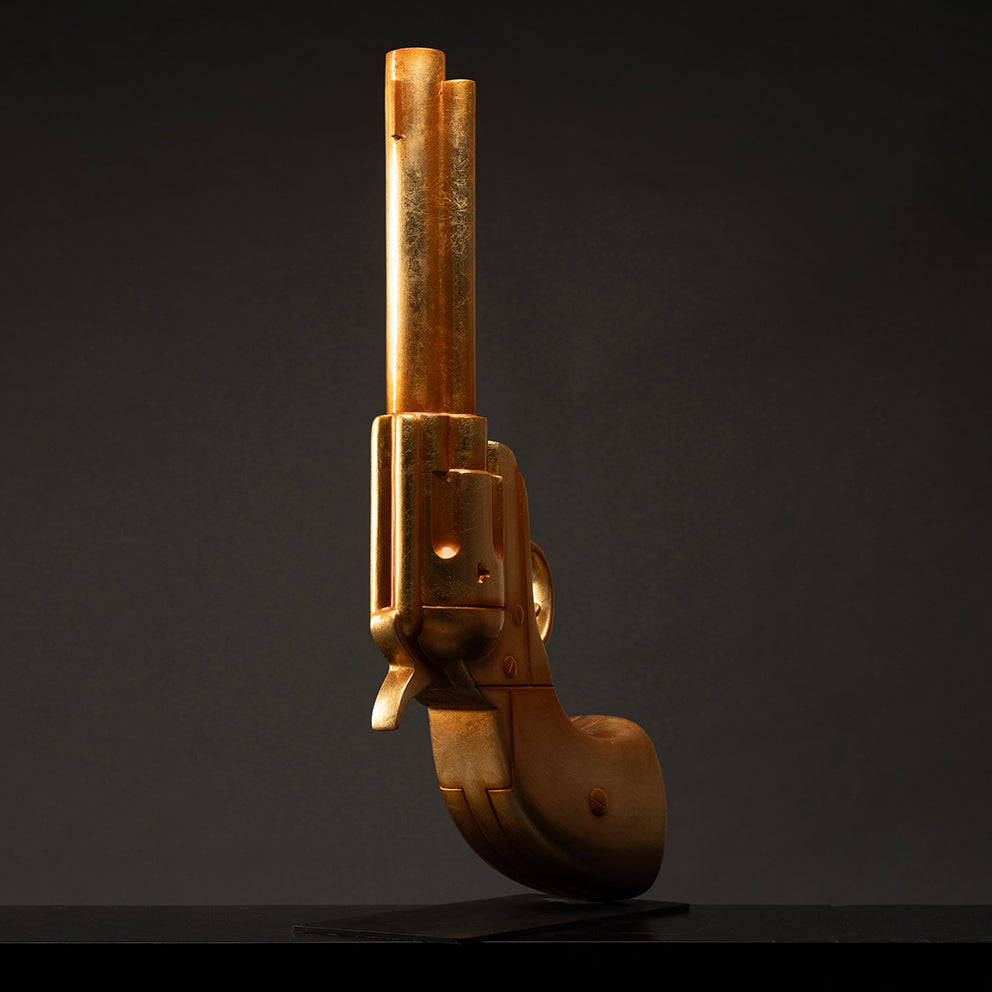 Colt dore sculpture en resine