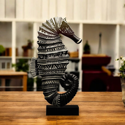Hippocampe broderie noire à motif traditionnel sculpture  en résine