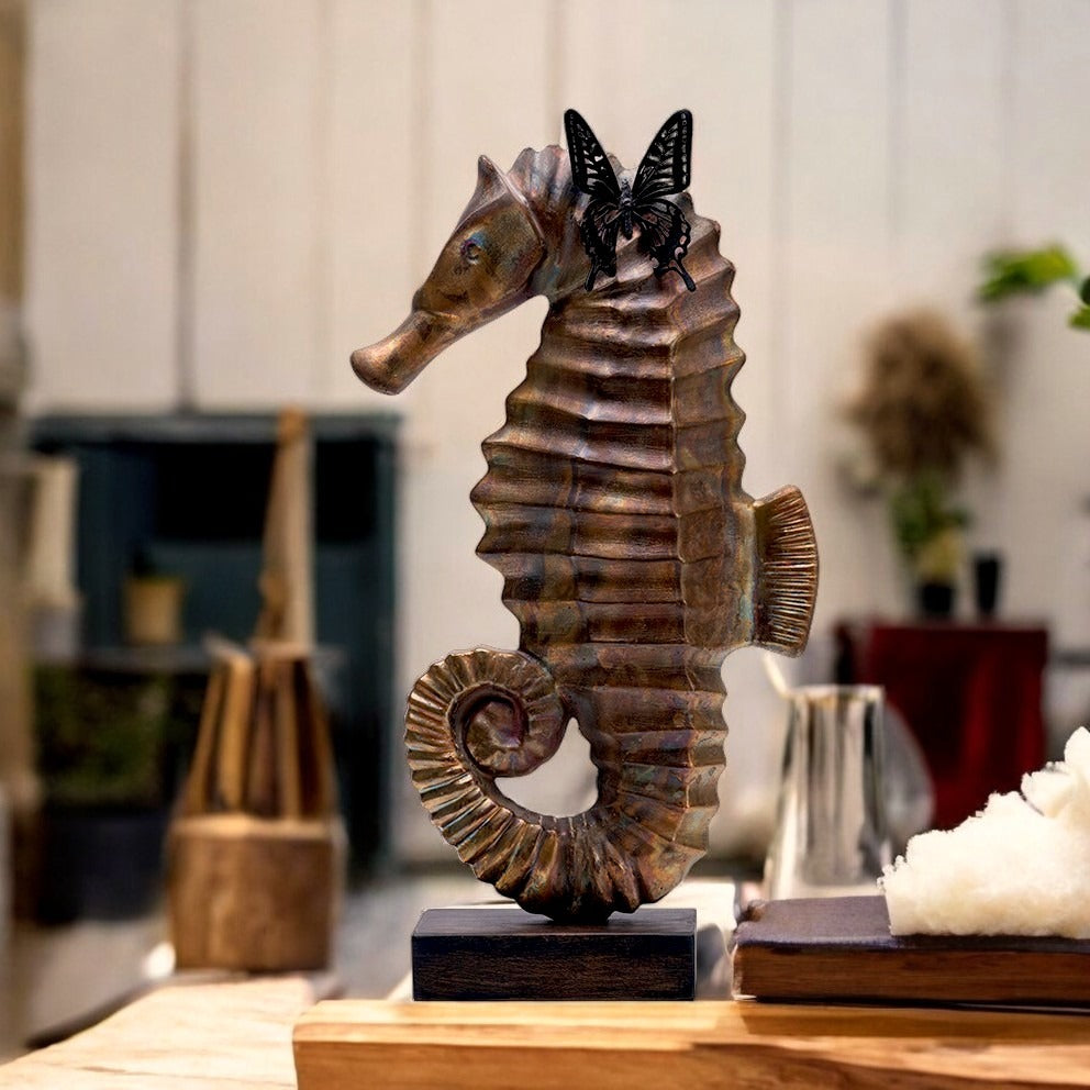 Hippocampe cuivrée papillon sculpture en résine