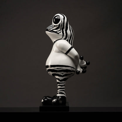 La grenouille zébrée Sculpture en résine