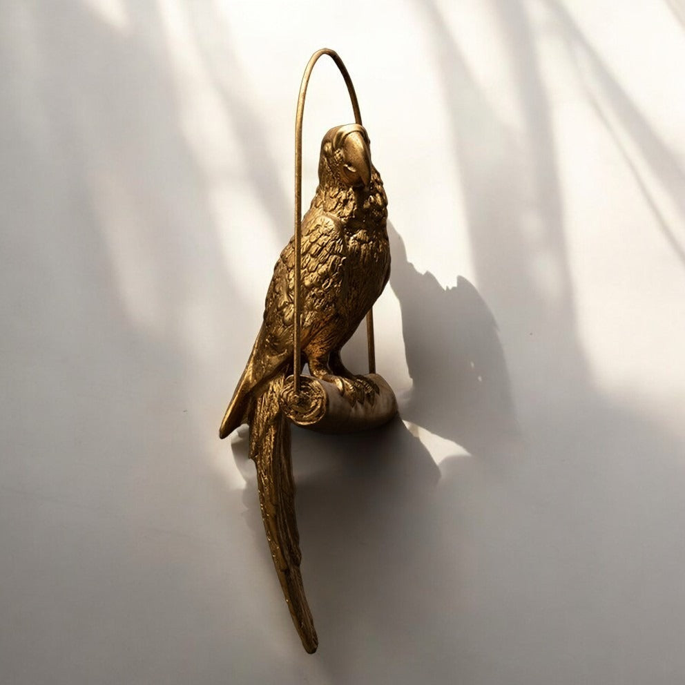 Perroquet doré sculpture en résine 