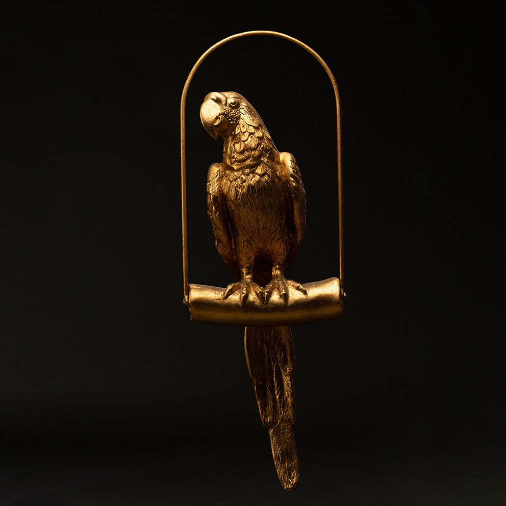 Perroquet doré sculpture en résine 