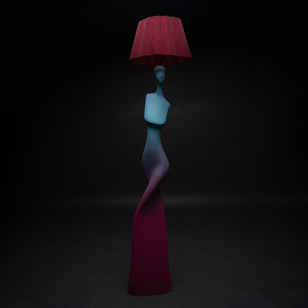 Silhouette femme couleur bleu turquoise et rose sculpture en résine