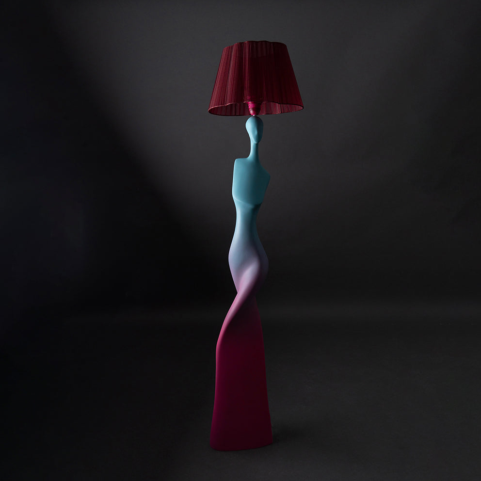 Silhouette femme couleur bleu turquoise et rose sculpture en résine