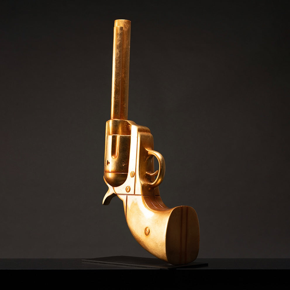 Colt dore sculpture en resine