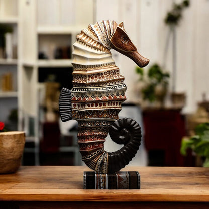 Hippocampe marron à motifs traditionnels